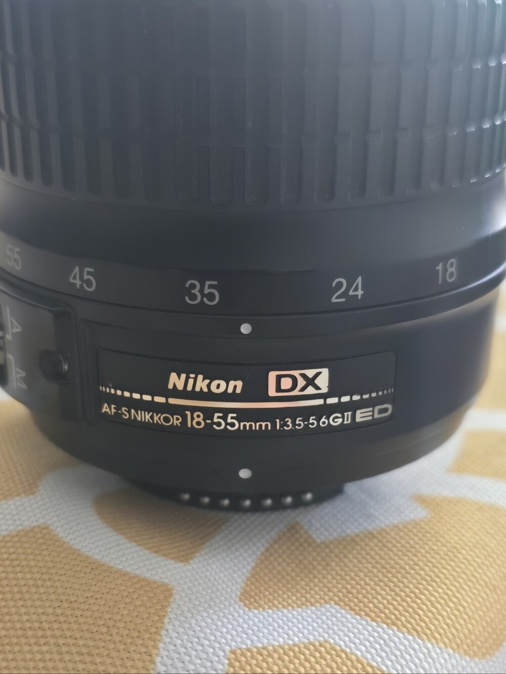 Nikon 18-55mm Lens Black - Picture 2 of 7